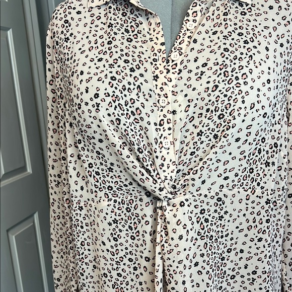 Torrid Women’s Size 0X Sheer Floral Leopard Print Blouse Top - Picture 5 of 8